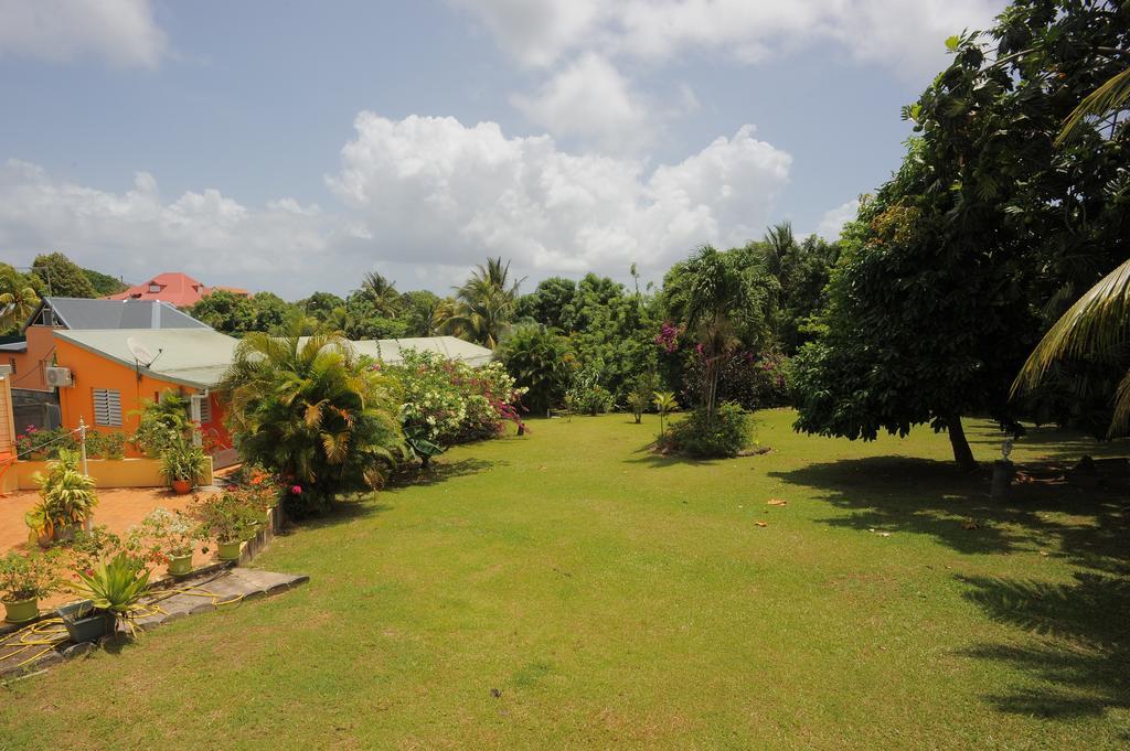 Au Domaine Des Bougainvilliers Villa Sainte-Rose Luaran gambar