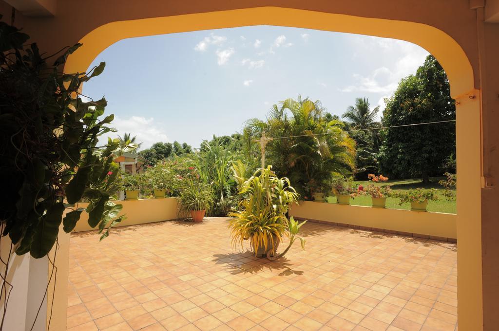 Au Domaine Des Bougainvilliers Villa Sainte-Rose Luaran gambar