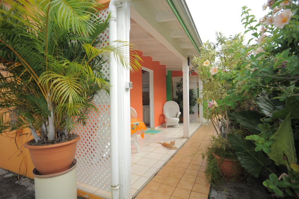 Au Domaine Des Bougainvilliers Villa Sainte-Rose Luaran gambar