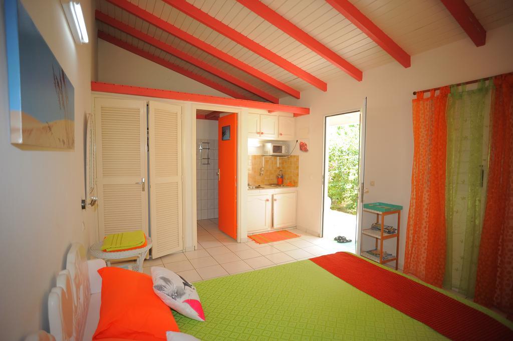 Au Domaine Des Bougainvilliers Villa Sainte-Rose Luaran gambar
