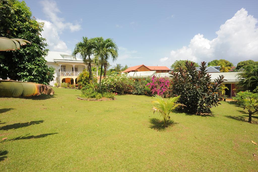Au Domaine Des Bougainvilliers Villa Sainte-Rose Luaran gambar